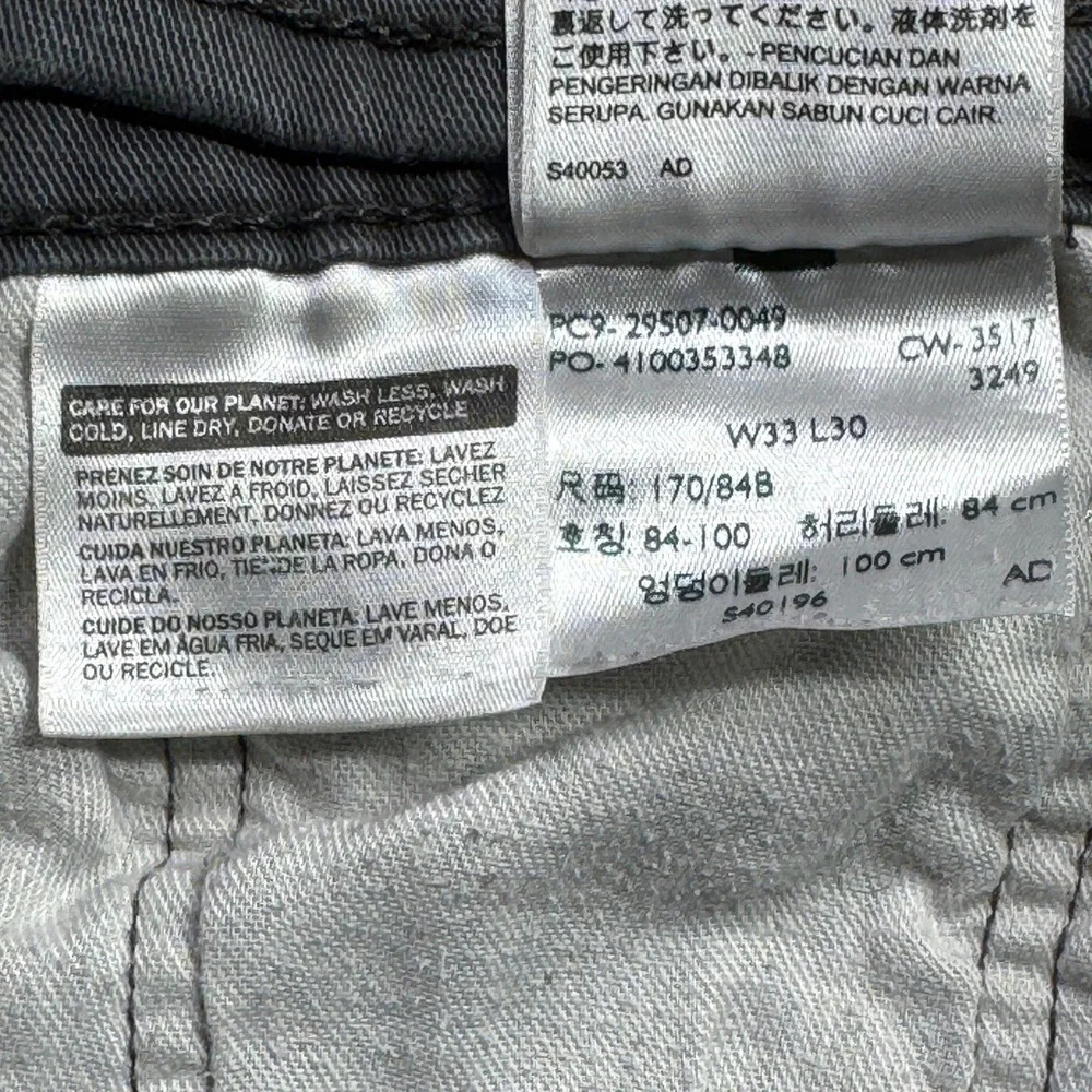 Levi Strauss 502 Taper Fit Mens 33x30 Gray‎ Distressed Workwear Denim Jeans